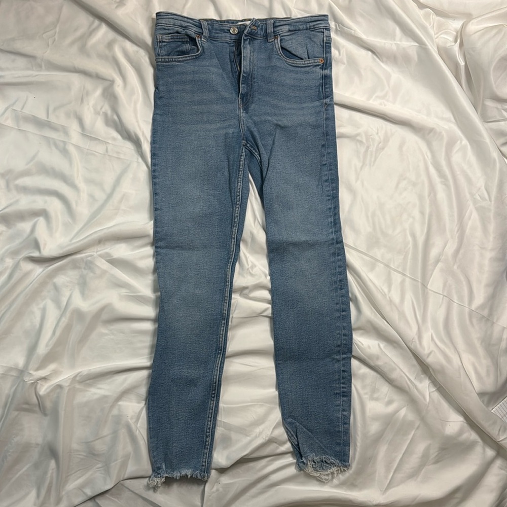 Zara Skinny Jeans. Item 096